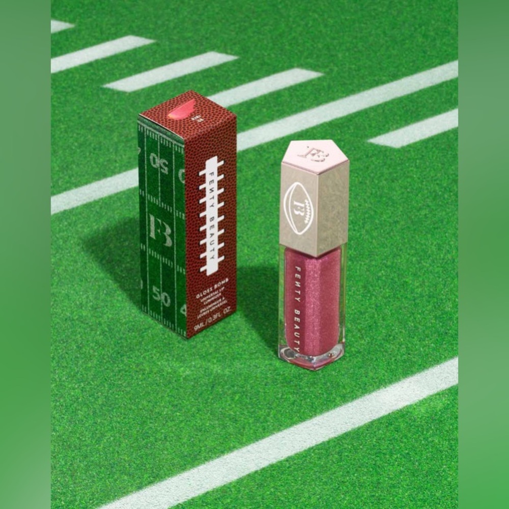 Fenty Super Bowl Limited Edition Show Stopp'r Gloss Bomb Luminizer in RiRi